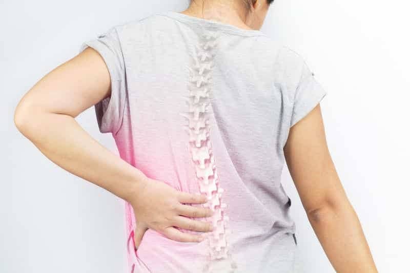 Thoát vị đĩa đệm cột sống gây ra đau lưng vùng dưới